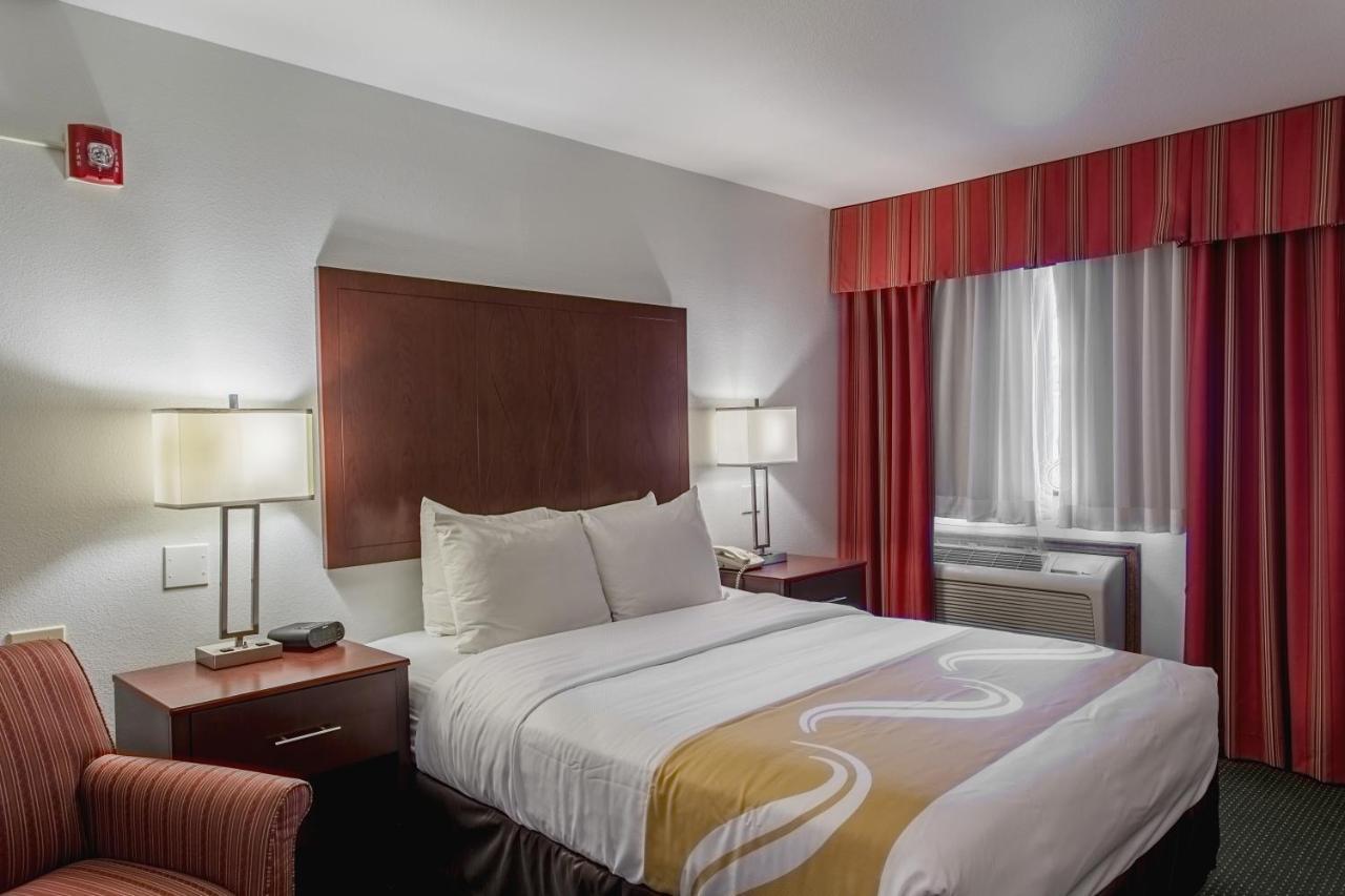 Quality Inn Belgrade Esterno foto