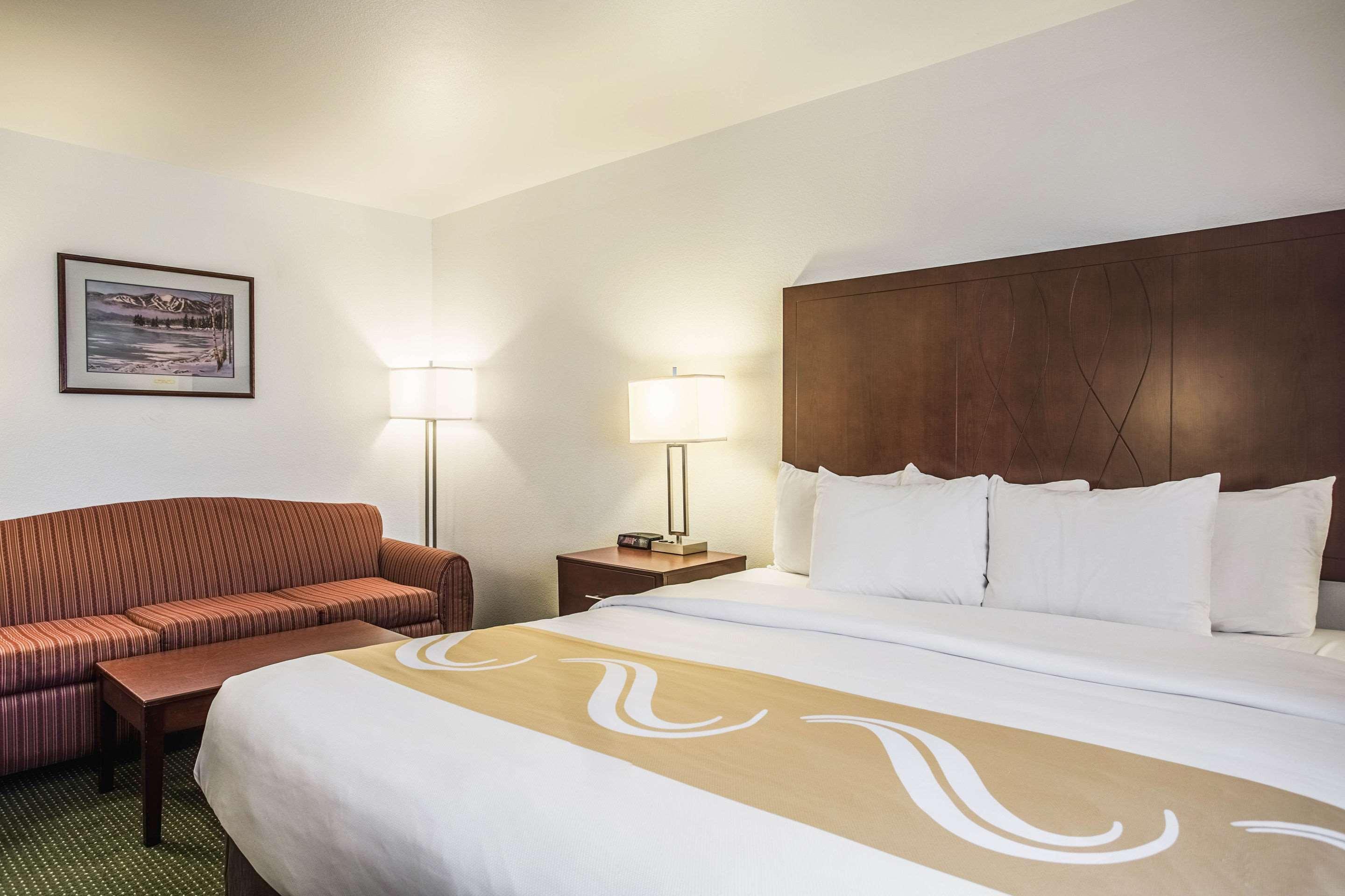 Quality Inn Belgrade Esterno foto