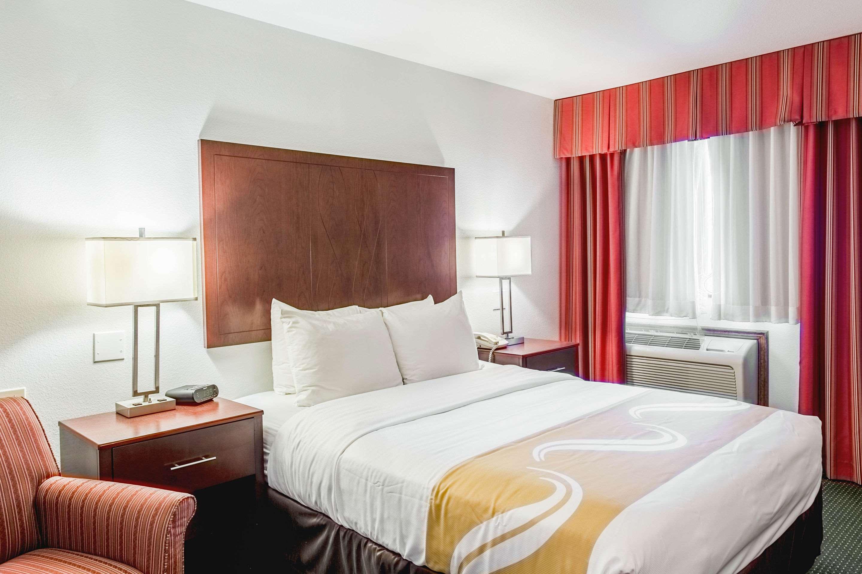 Quality Inn Belgrade Esterno foto