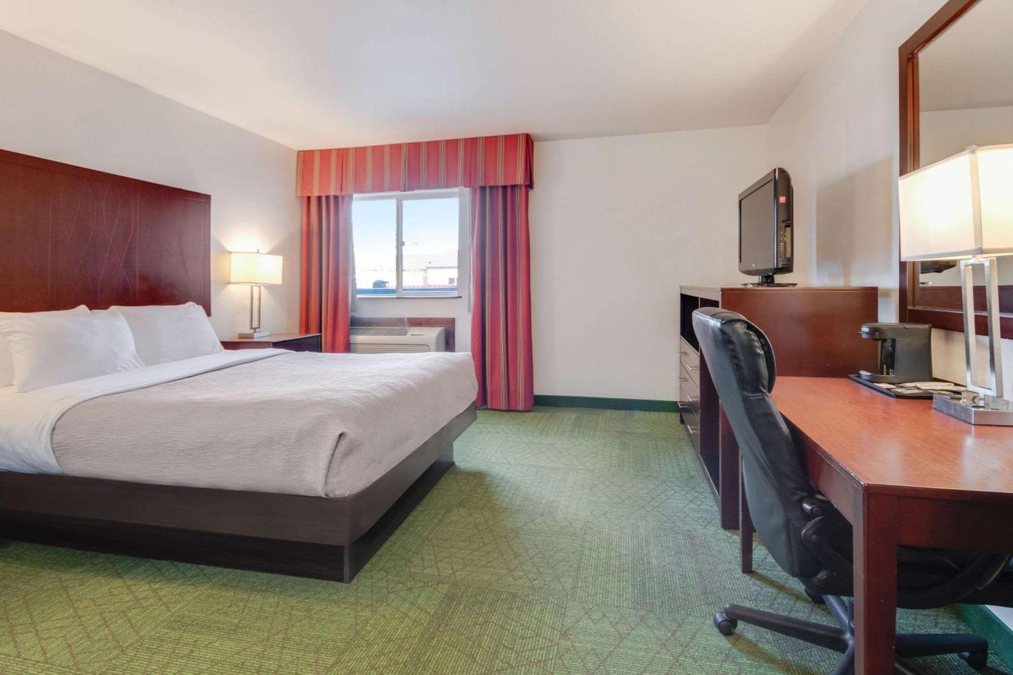 Quality Inn Belgrade Esterno foto