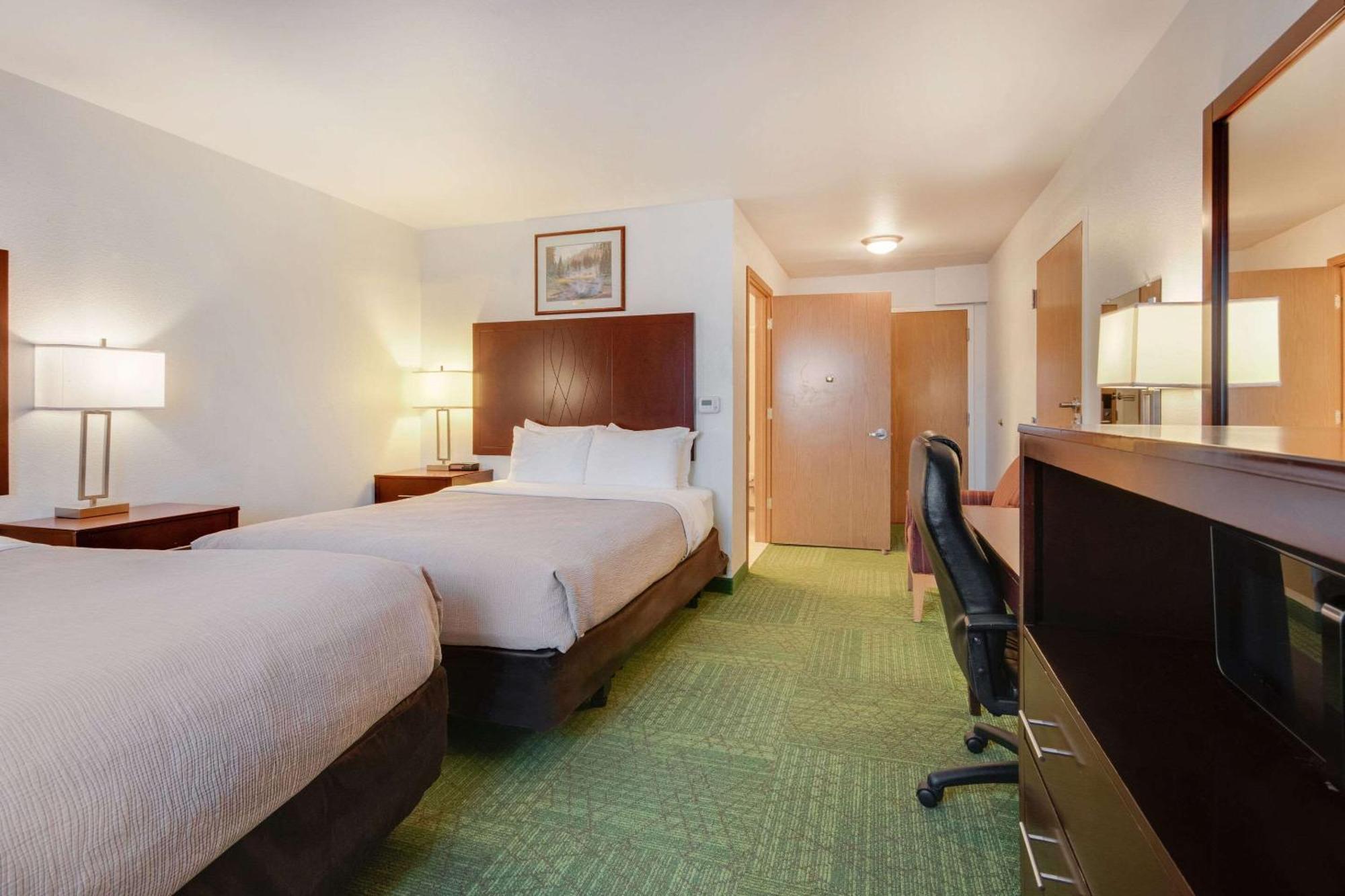 Quality Inn Belgrade Esterno foto