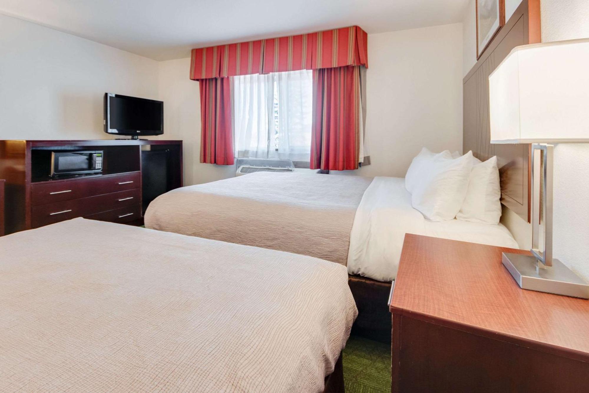 Quality Inn Belgrade Esterno foto